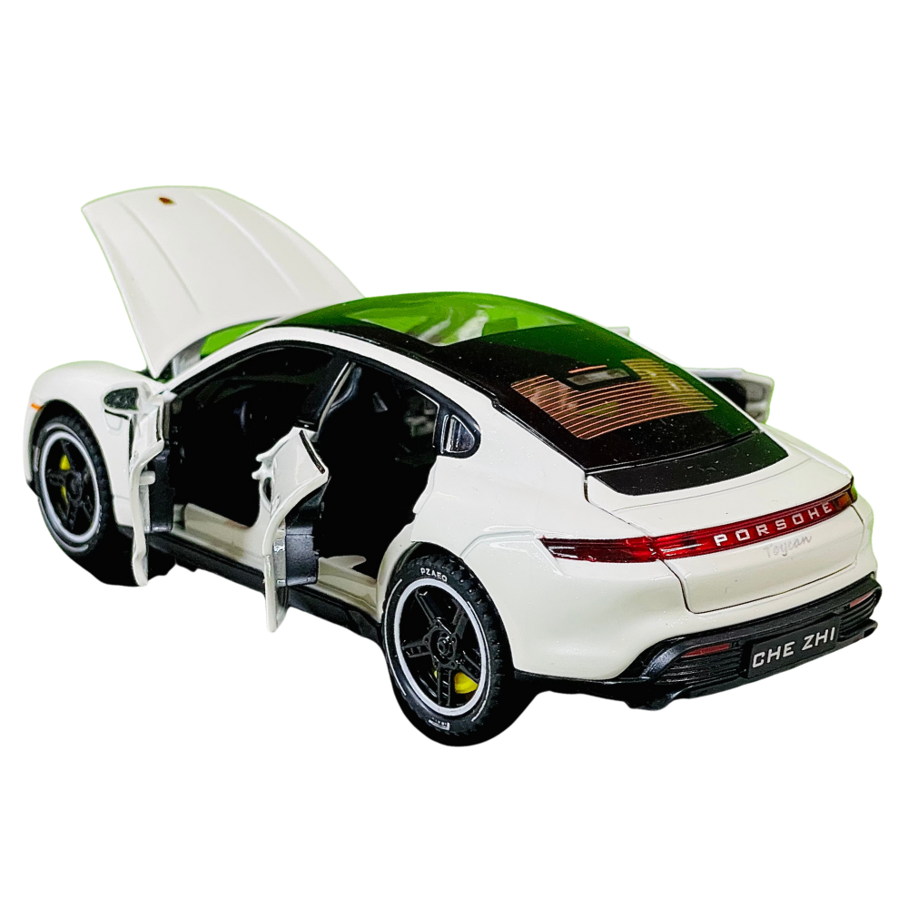 Porschee 1:32 Die Cast Metal Model Car White